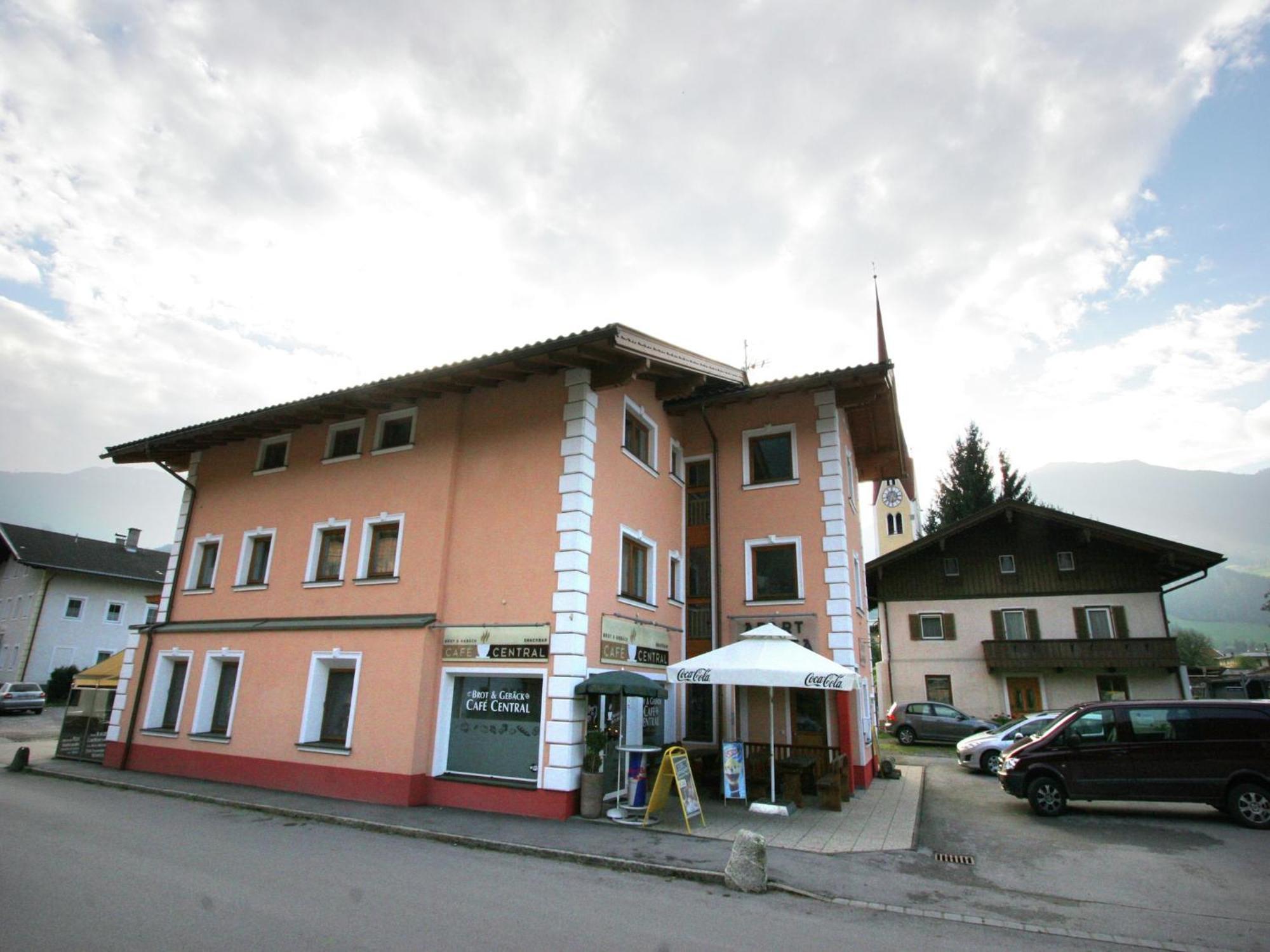 Spacious Apartment In Uderns Near Ski Area 외부 사진