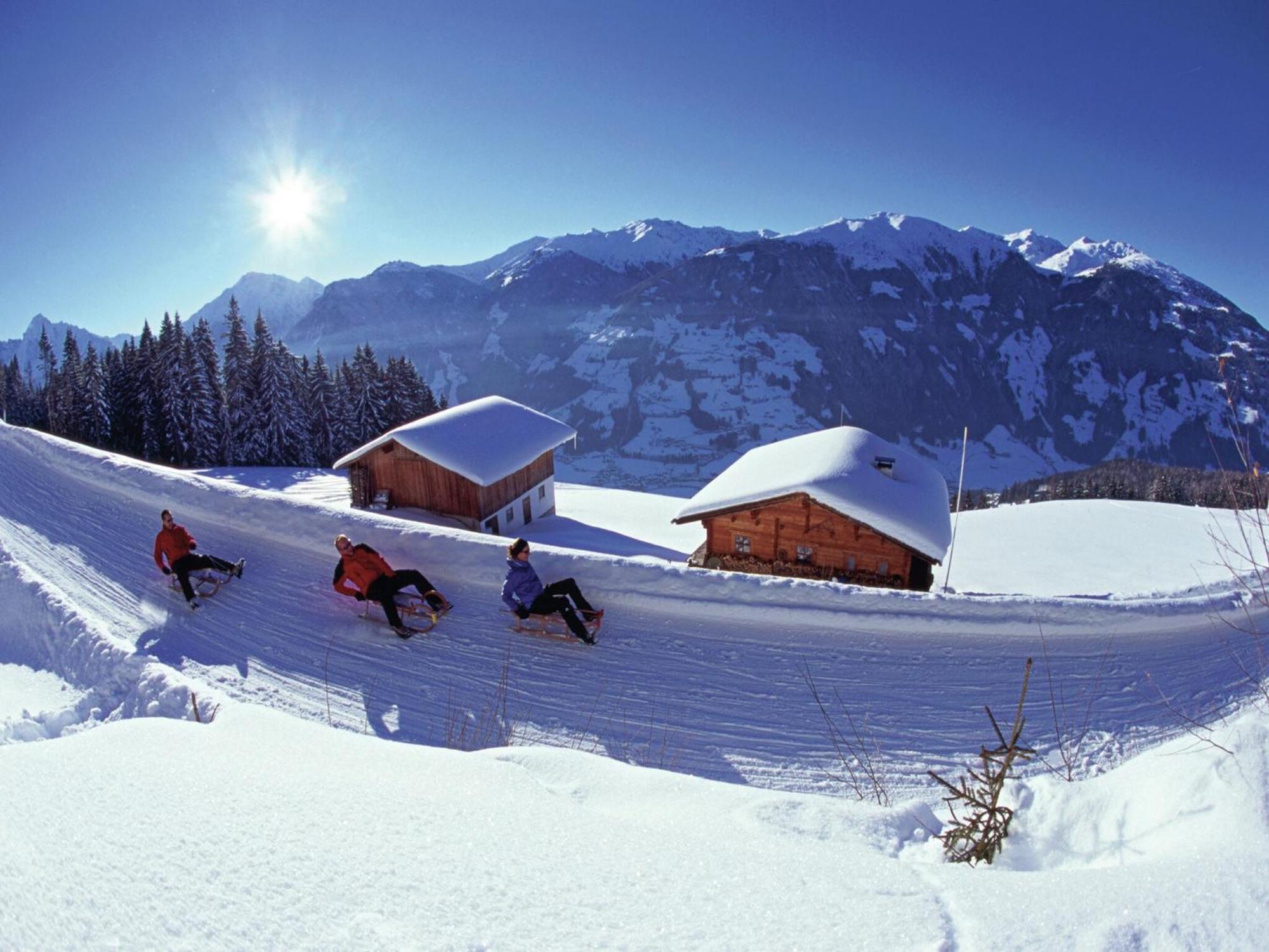 Spacious Apartment In Uderns Near Ski Area 외부 사진