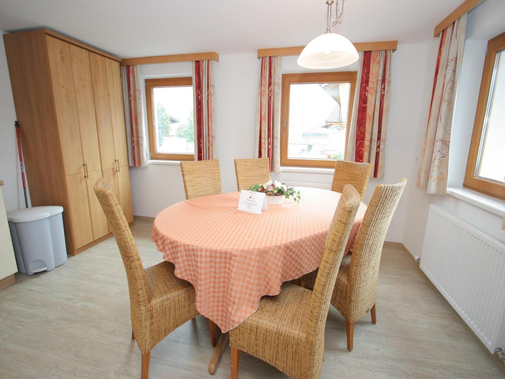Spacious Apartment In Uderns Near Ski Area 외부 사진