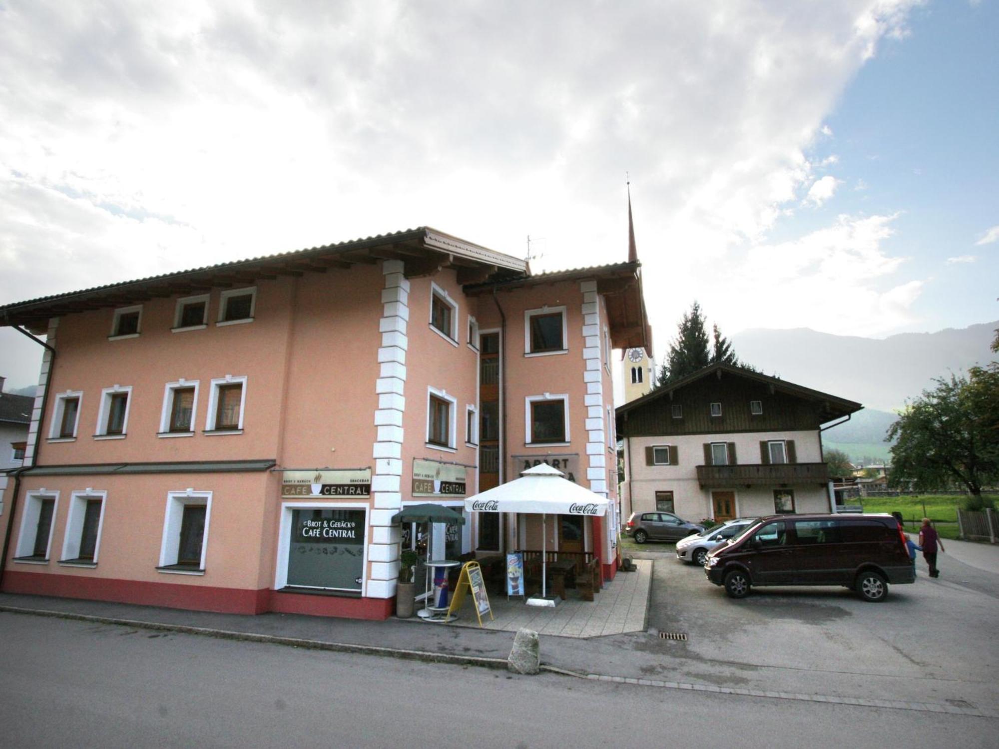 Spacious Apartment In Uderns Near Ski Area 외부 사진